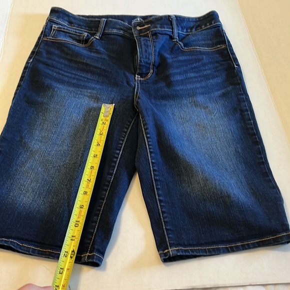 St. John Bay Denim Jean shorts size 12 - Picture 7 of 8